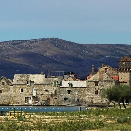 Apartment In Kastel Novi With Terrace, Air Conditioning, W-lan, Washing Machine 5104-1 Kastela